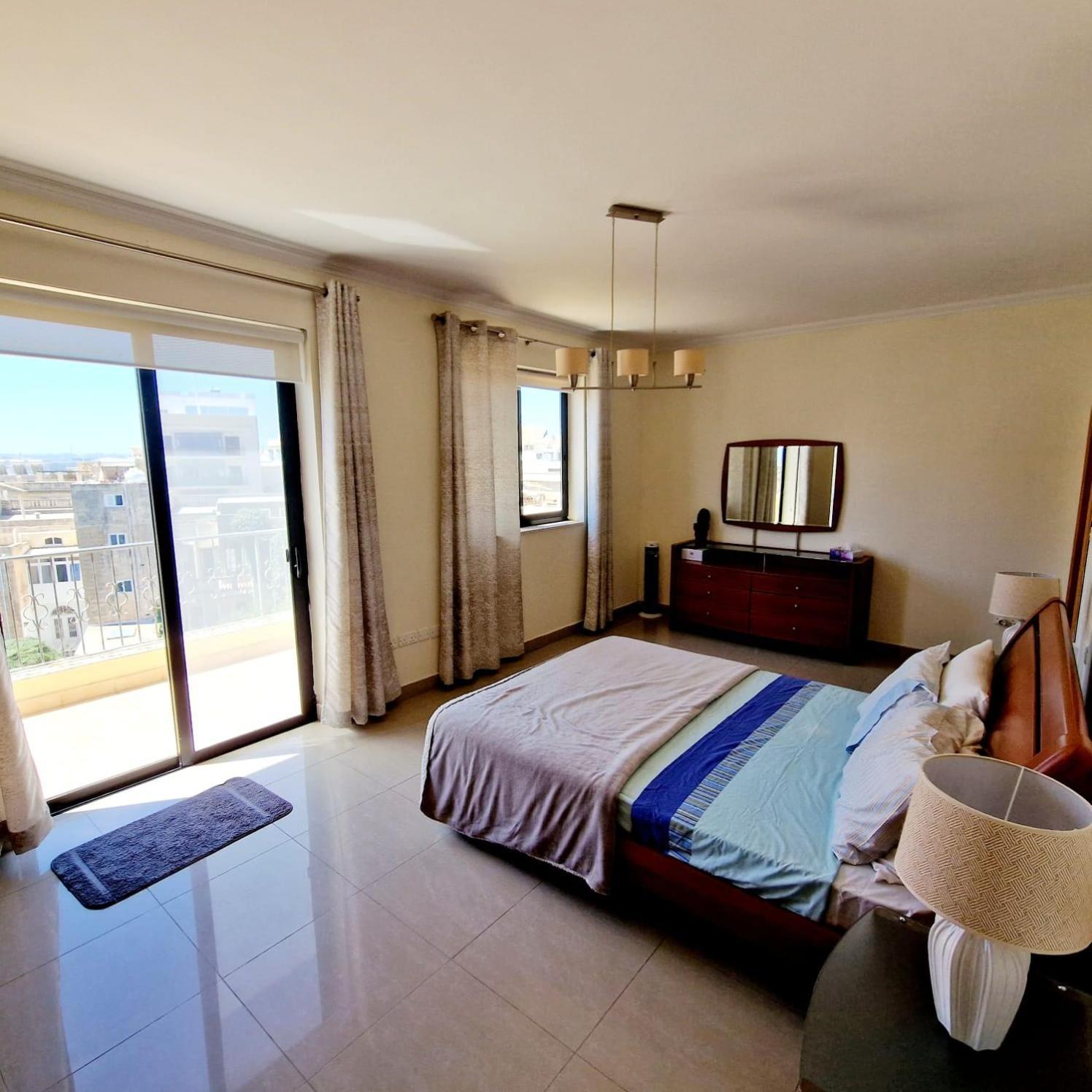 Spacious Central Sliema Penthouse Apartment ภายนอก รูปภาพ